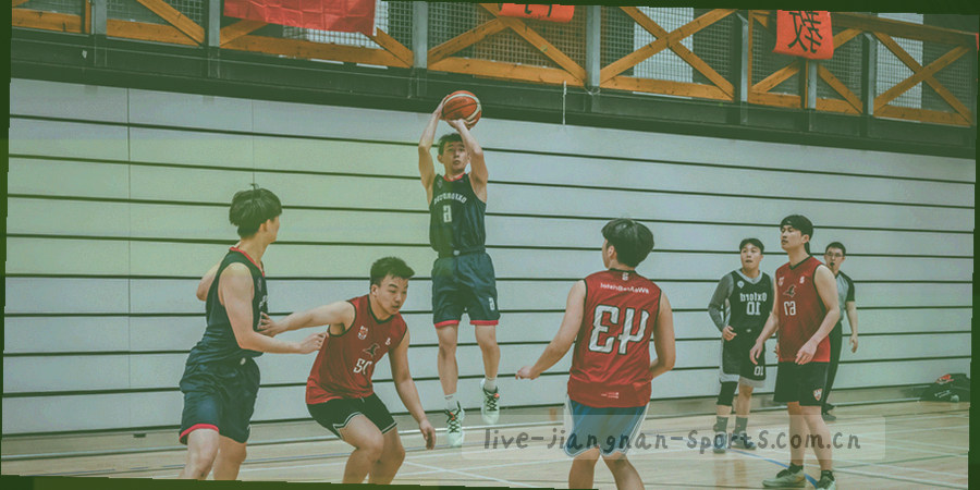 球赛进行中的球场背景，带动态模糊