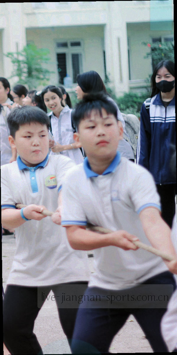 手机屏幕显示江南体育移动版，重点场次列表